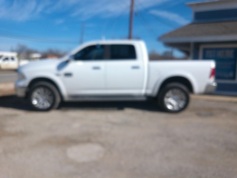 Ram 1500 Vehicle Full-screen Gallery Image 02