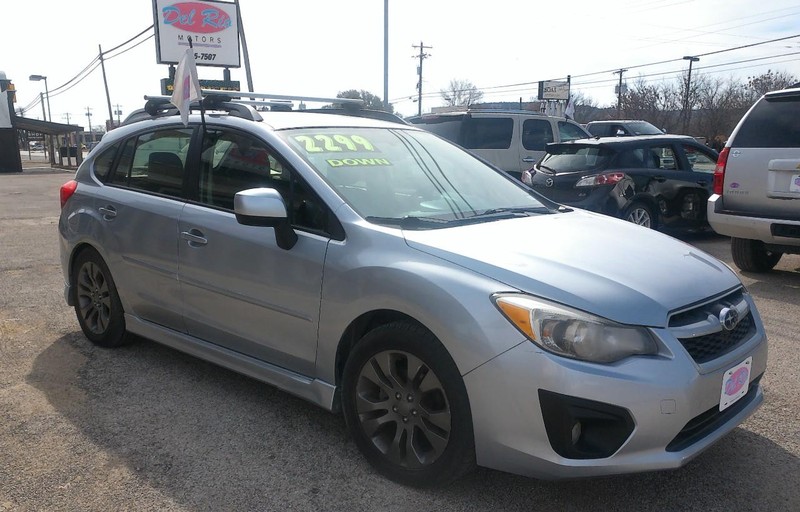 Subaru Impreza Wagon Vehicle Full-screen Gallery Image 01