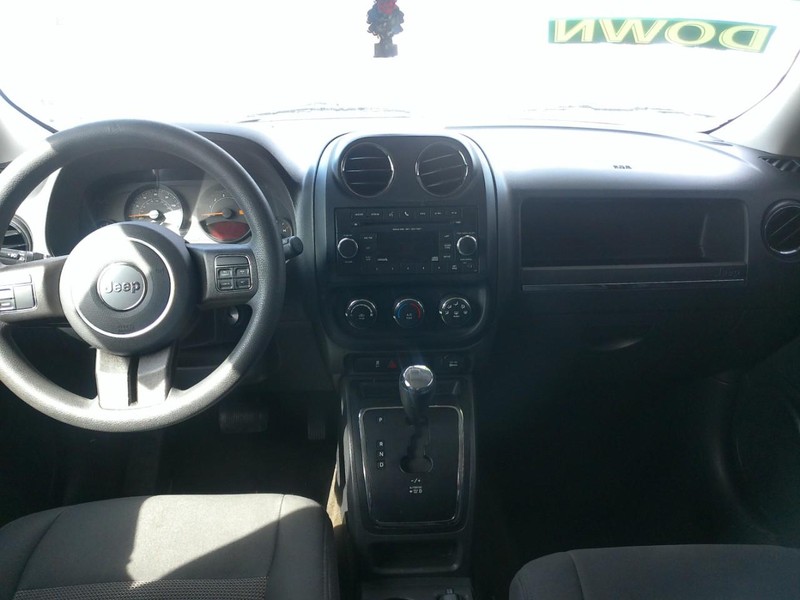 Subaru Impreza Wagon Vehicle Full-screen Gallery Image 03