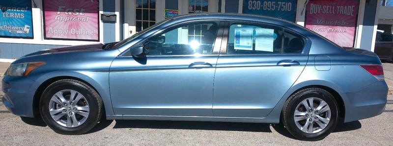 Honda Accord Sedan Vehicle Full-screen Gallery Image 03