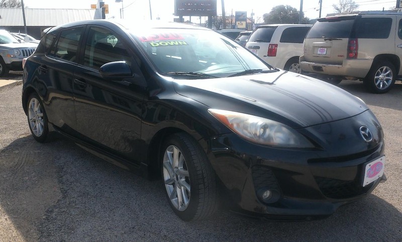 Mazda MAZDA3 Vehicle Full-screen Gallery Image 02