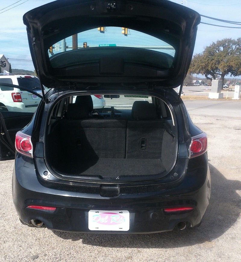 Mazda MAZDA3 Vehicle Full-screen Gallery Image 06