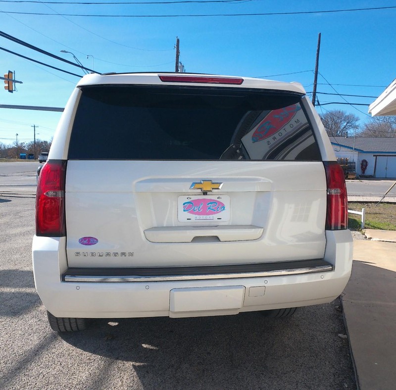 Chevrolet Suburban Vehicle Full-screen Gallery Image 06