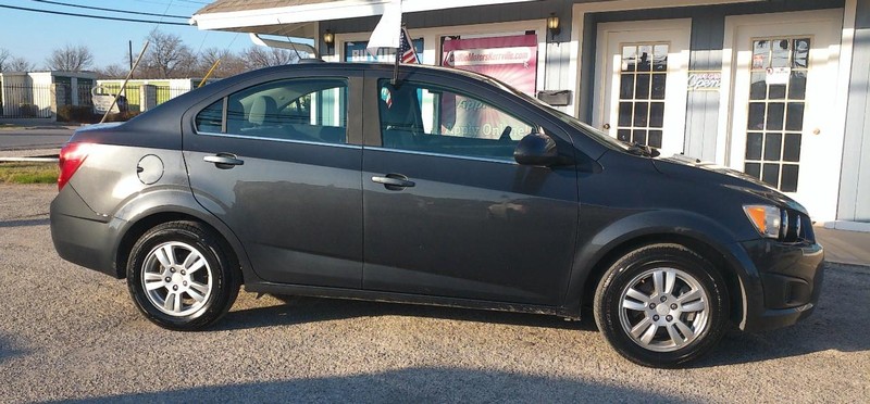 Chevrolet Sonic Vehicle Full-screen Gallery Image 01