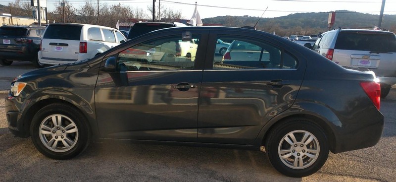 Chevrolet Sonic Vehicle Full-screen Gallery Image 07