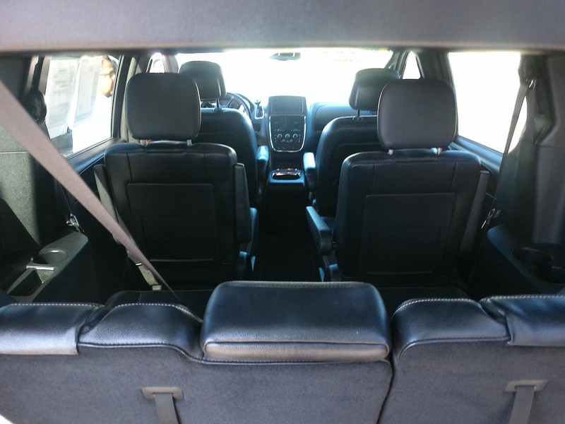 Dodge Grand Caravan Vehicle Full-screen Gallery Image 06