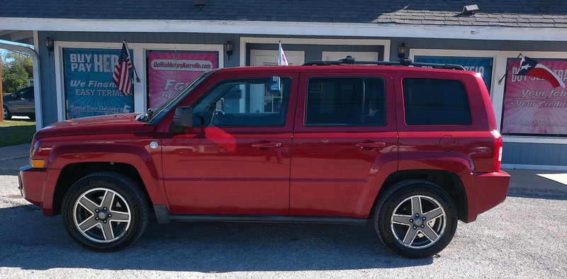 Jeep Patriot Vehicle Full-screen Gallery Image 01