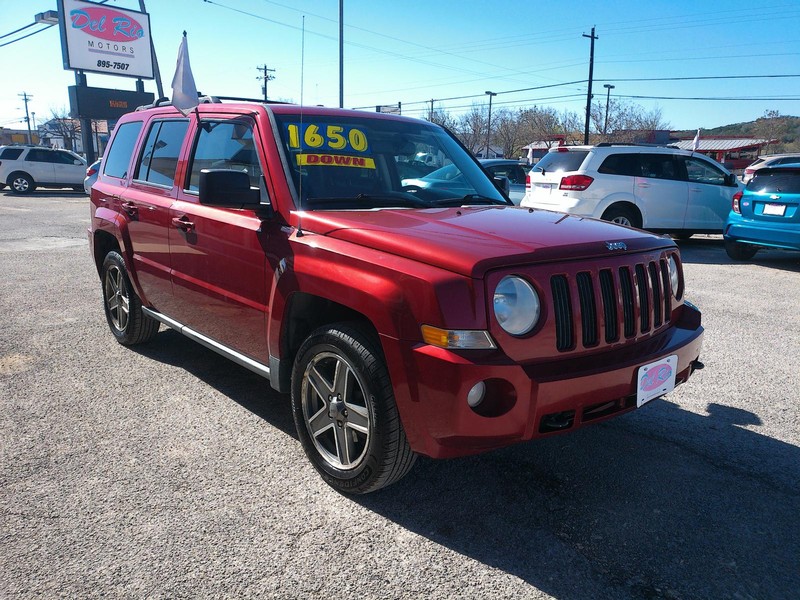 Jeep Patriot Vehicle Full-screen Gallery Image 02