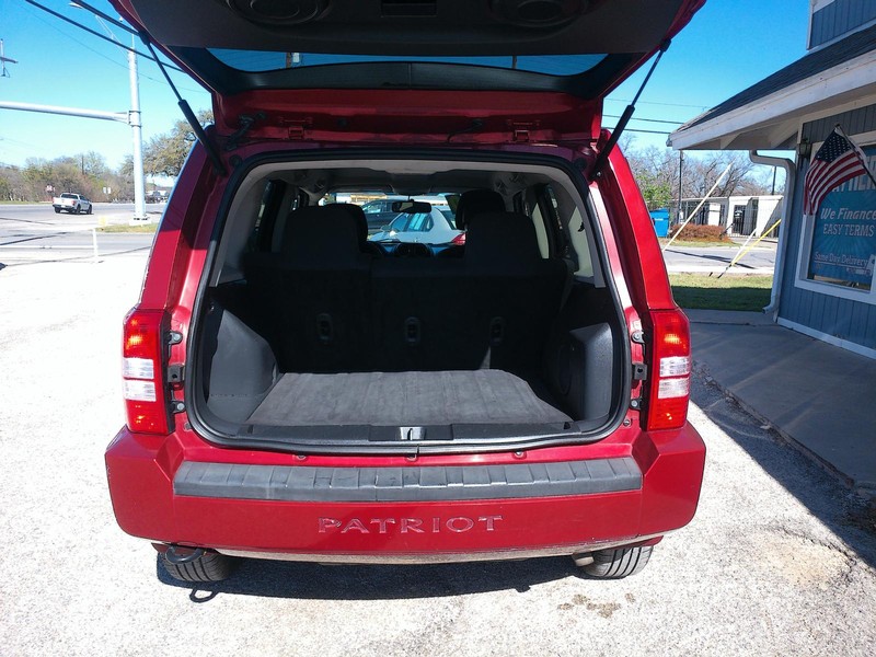 Jeep Patriot Vehicle Full-screen Gallery Image 05