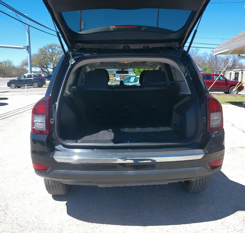 Jeep Compass Vehicle Full-screen Gallery Image 05