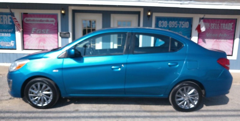 Mitsubishi Mirage G4 Vehicle Full-screen Gallery Image 01