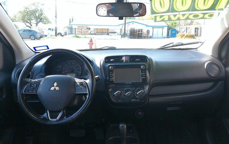 Mitsubishi Mirage G4 Vehicle Full-screen Gallery Image 04