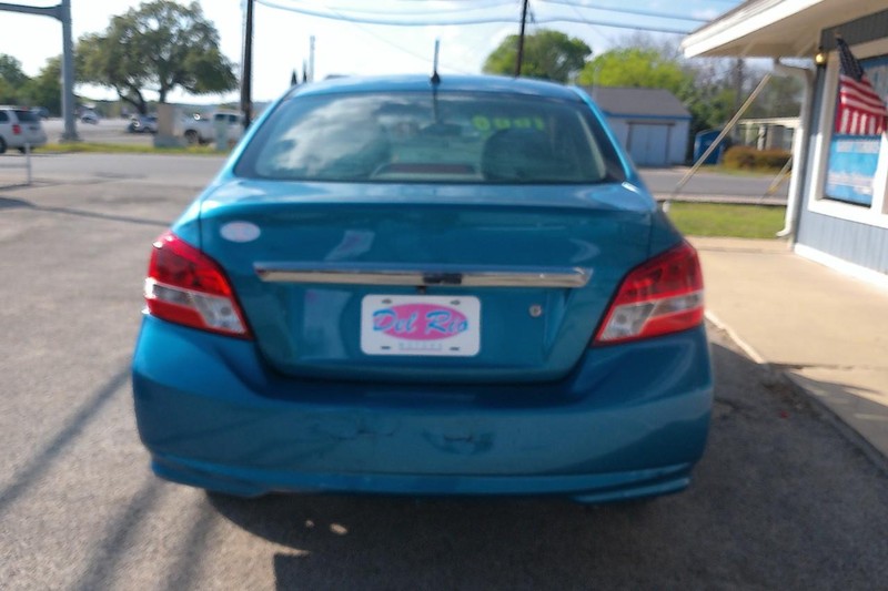 Mitsubishi Mirage G4 Vehicle Full-screen Gallery Image 06