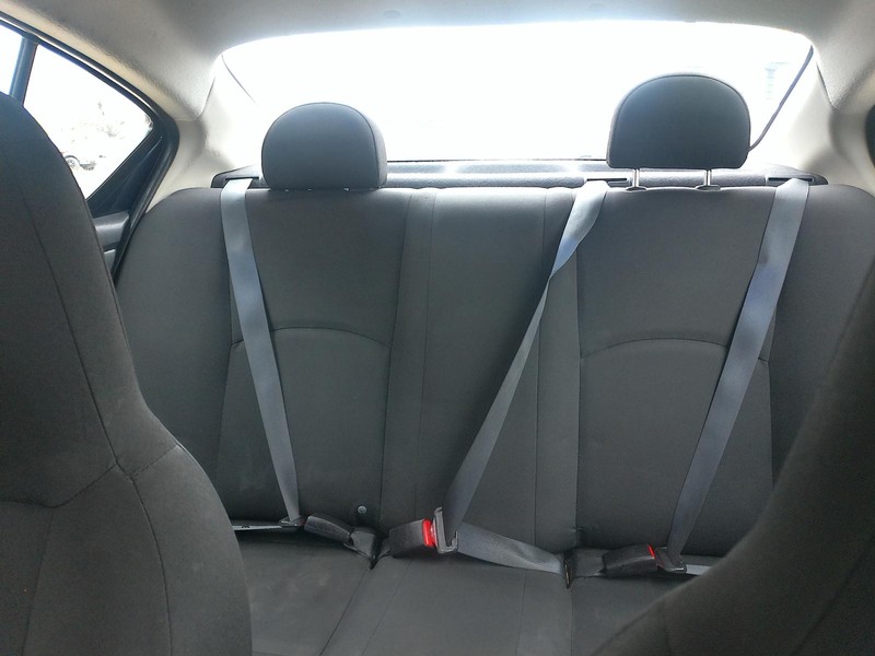 Nissan Versa Vehicle Full-screen Gallery Image 05