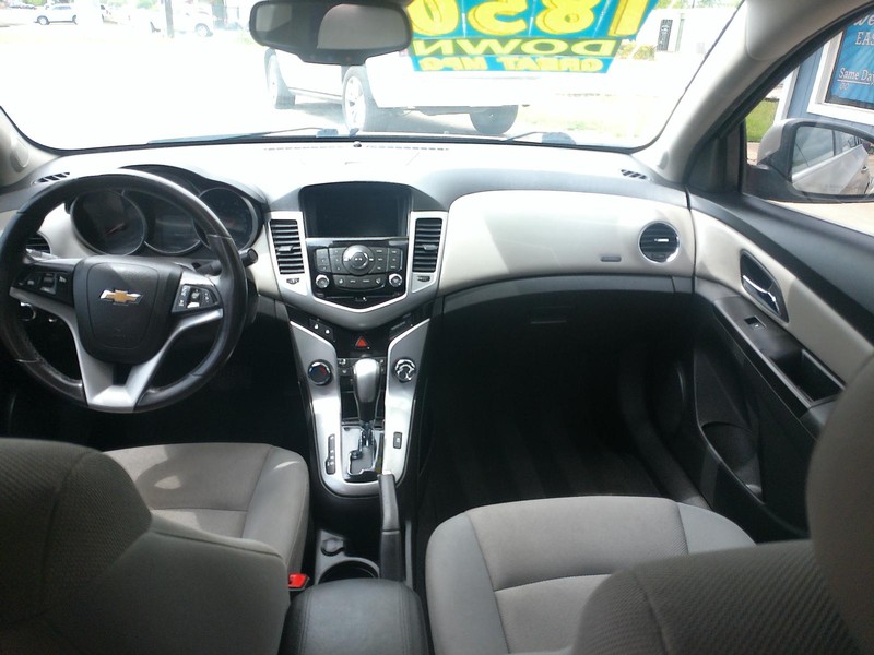 Chevrolet Cruze Vehicle Full-screen Gallery Image 04