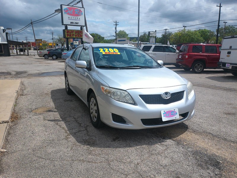 Toyota Corolla Vehicle Full-screen Gallery Image 01