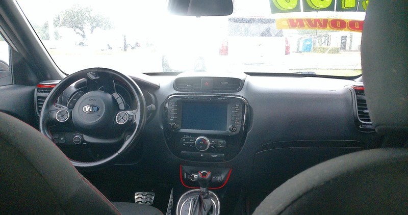 Kia Soul Vehicle Full-screen Gallery Image 04