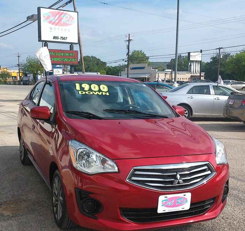 Mitsubishi Mirage G4 Vehicle Full-screen Gallery Image 01