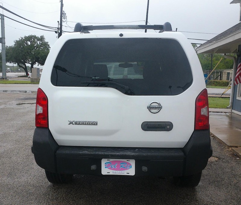 Nissan Xterra Vehicle Full-screen Gallery Image 08