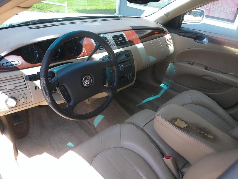 Buick Lucerne Vehicle Full-screen Gallery Image 03