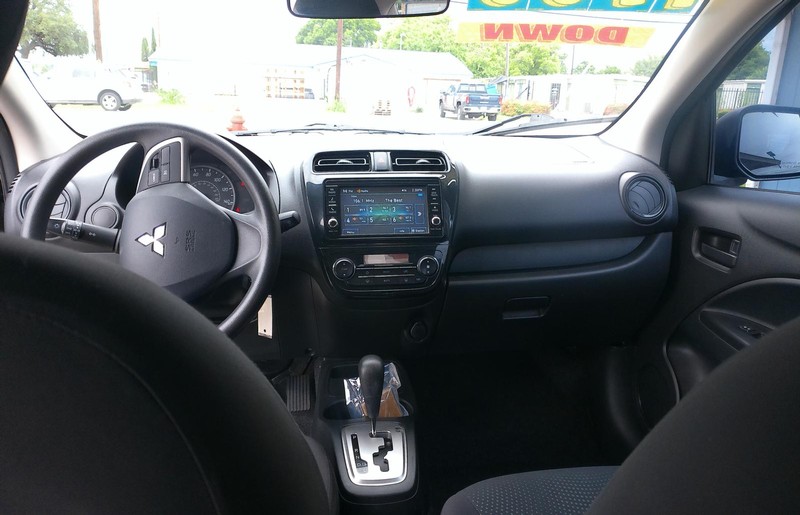 Mitsubishi Mirage G4 Vehicle Full-screen Gallery Image 03