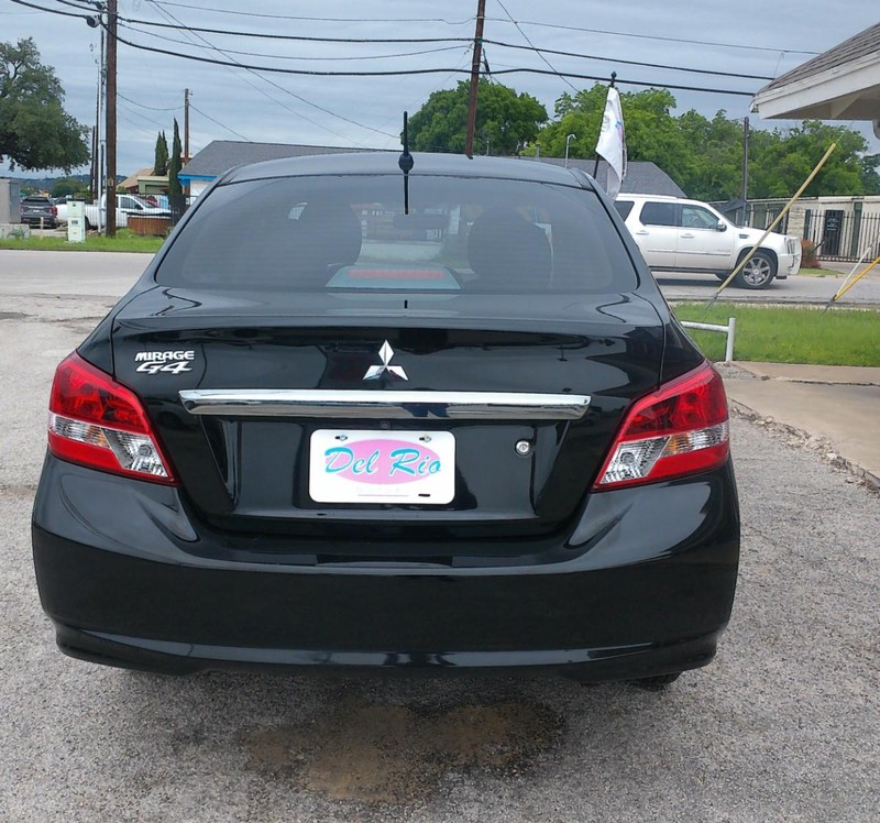 Mitsubishi Mirage G4 Vehicle Full-screen Gallery Image 06