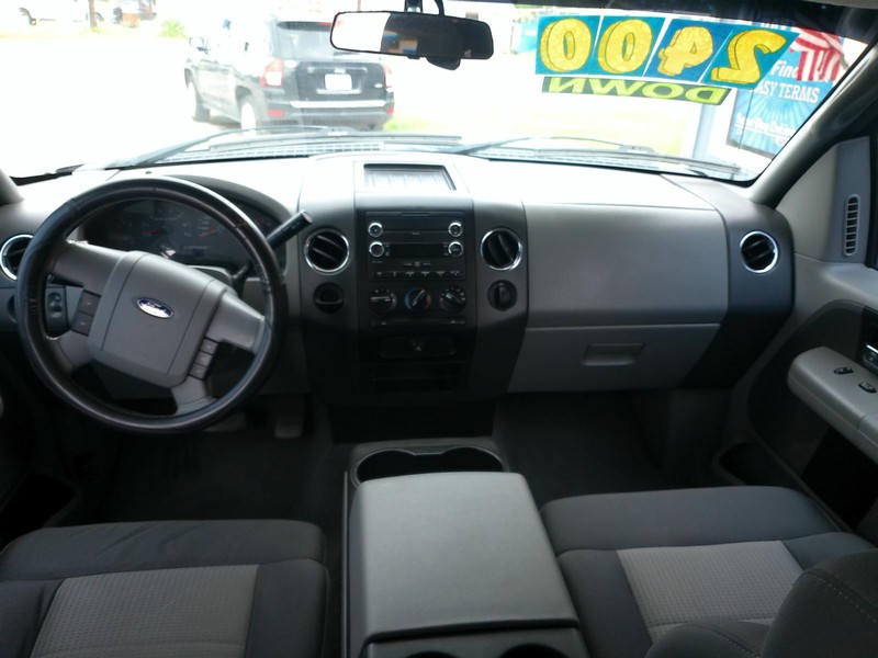 Ford F-150 Vehicle Full-screen Gallery Image 05
