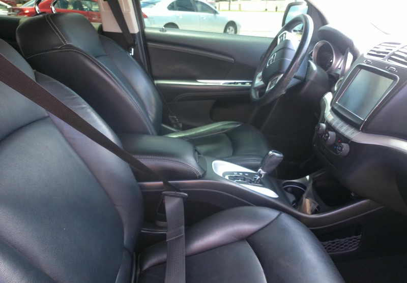 Dodge Journey Vehicle Full-screen Gallery Image 03