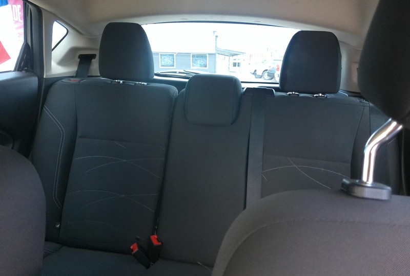 Ford Fiesta Vehicle Full-screen Gallery Image 04