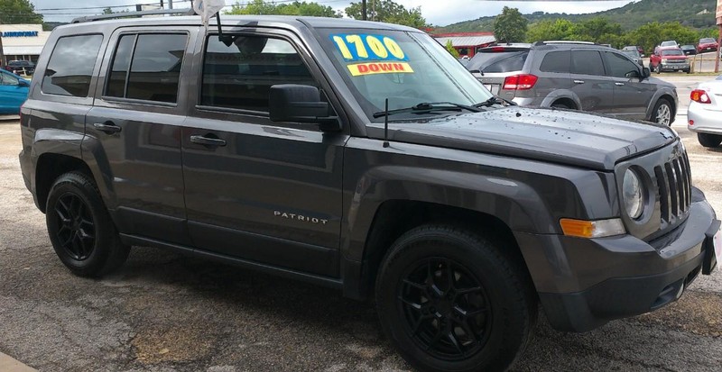 Jeep Patriot Vehicle Full-screen Gallery Image 01