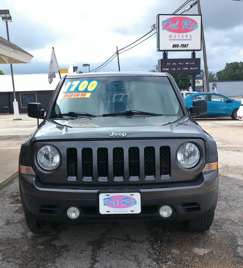 Jeep Patriot Vehicle Full-screen Gallery Image 02