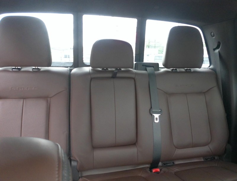 Ford F-150 Vehicle Full-screen Gallery Image 04