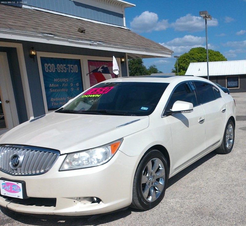 Buick LaCrosse Vehicle Full-screen Gallery Image 04