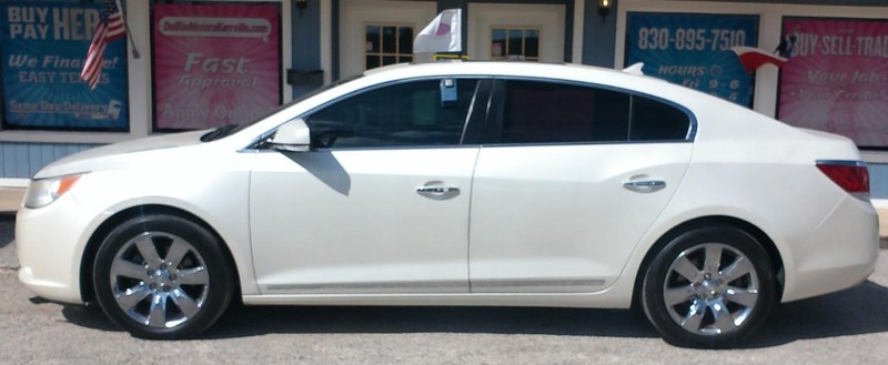 Buick LaCrosse Vehicle Full-screen Gallery Image 05