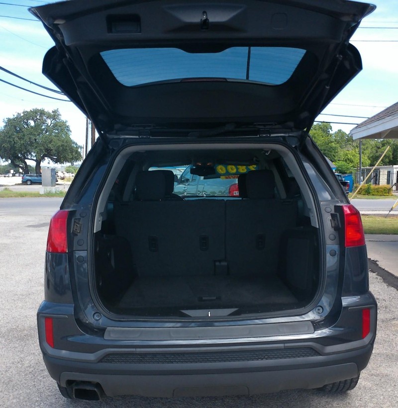 GMC Terrain Vehicle Full-screen Gallery Image 09