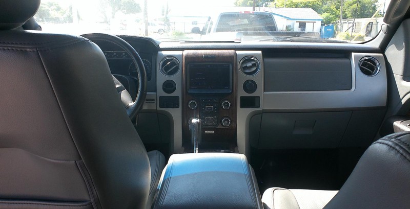 Ford F-150 Vehicle Full-screen Gallery Image 10