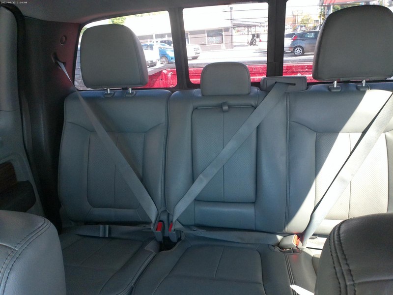 Ford F-150 Vehicle Full-screen Gallery Image 11