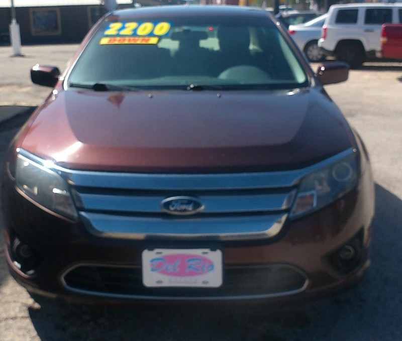 Ford Fusion Vehicle Full-screen Gallery Image 03