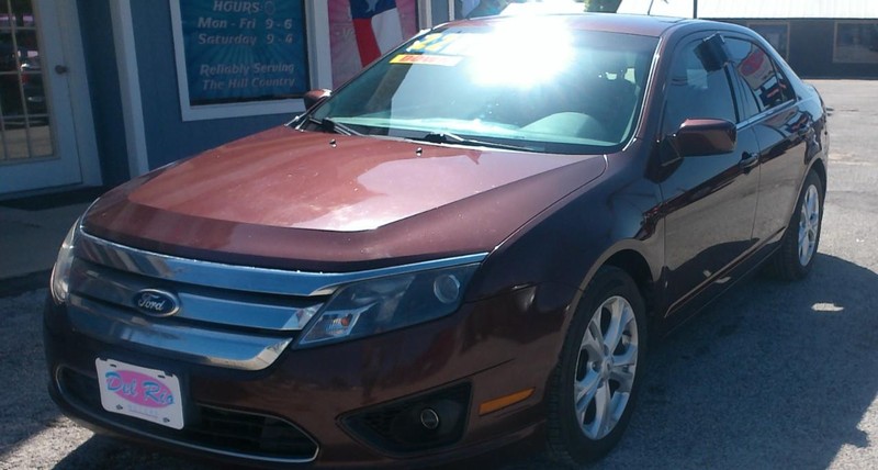 Ford Fusion Vehicle Full-screen Gallery Image 04