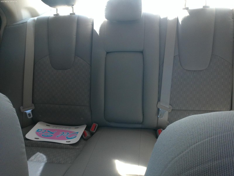 Ford Fusion Vehicle Full-screen Gallery Image 12