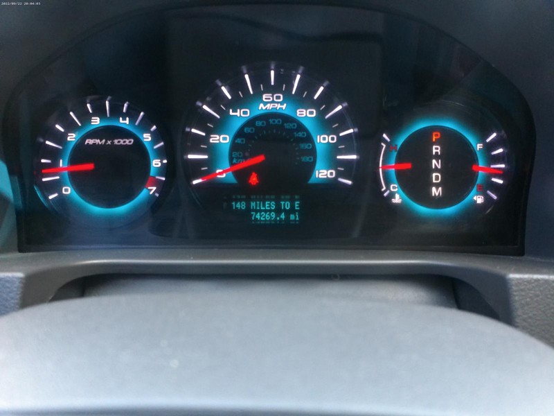 Ford Fusion Vehicle Full-screen Gallery Image 13
