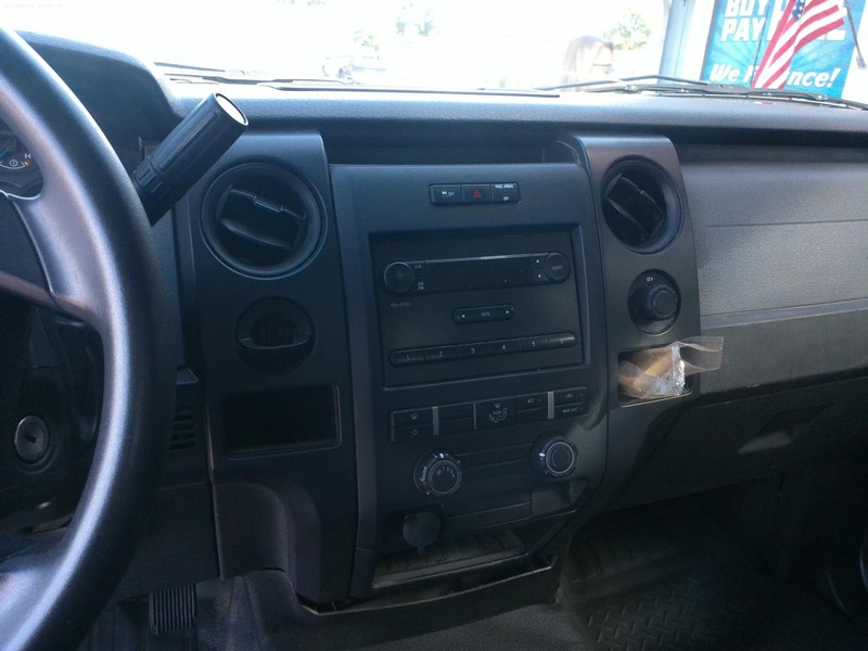 Ford F-150 Vehicle Full-screen Gallery Image 07