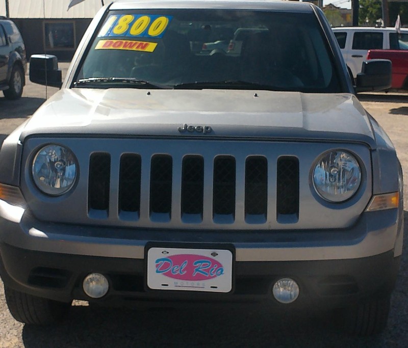Jeep Patriot Vehicle Full-screen Gallery Image 02