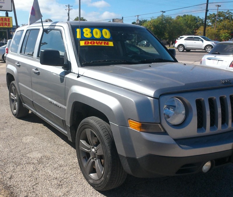 Jeep Patriot Vehicle Full-screen Gallery Image 03