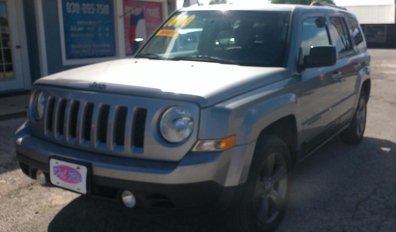 Jeep Patriot Vehicle Full-screen Gallery Image 04