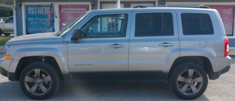 Jeep Patriot Vehicle Full-screen Gallery Image 05
