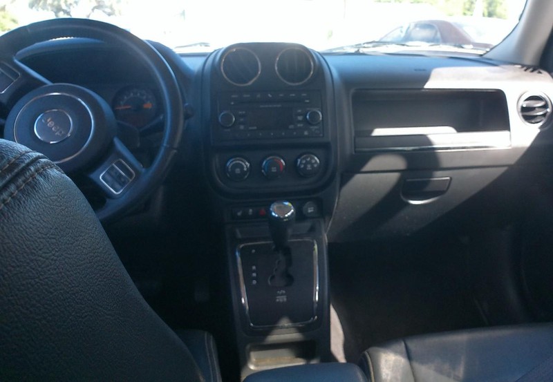 Jeep Patriot Vehicle Full-screen Gallery Image 10