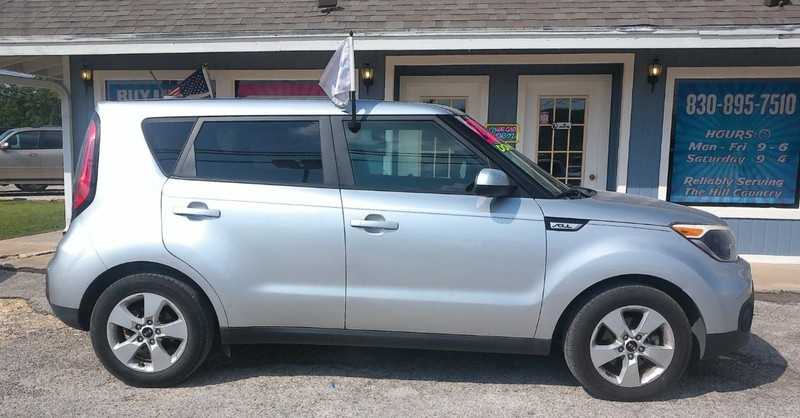 Kia Soul Vehicle Full-screen Gallery Image 01