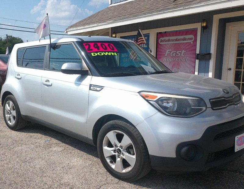 Kia Soul Vehicle Full-screen Gallery Image 02