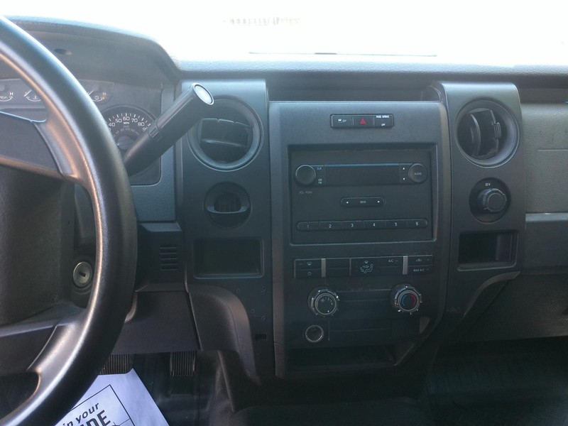 Ford F-150 Vehicle Full-screen Gallery Image 04